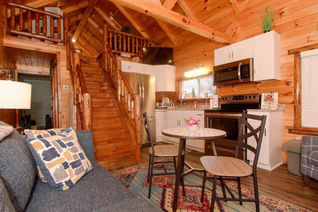 Charming Lakeview Cabin Near Geneva-On-The-Lake! Ashtabula Kültér fotó